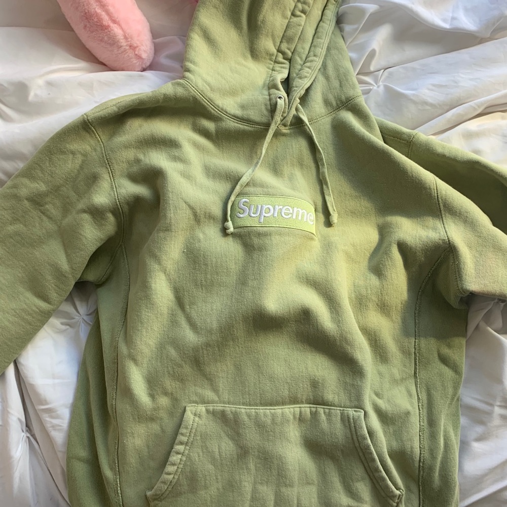 Supreme hoodie